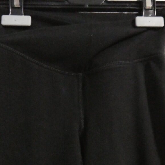 OLD NAVY ACTIVE - Powerchill | small 6-7 years | Black Go-Dry Leggings - Picture 4 of 16